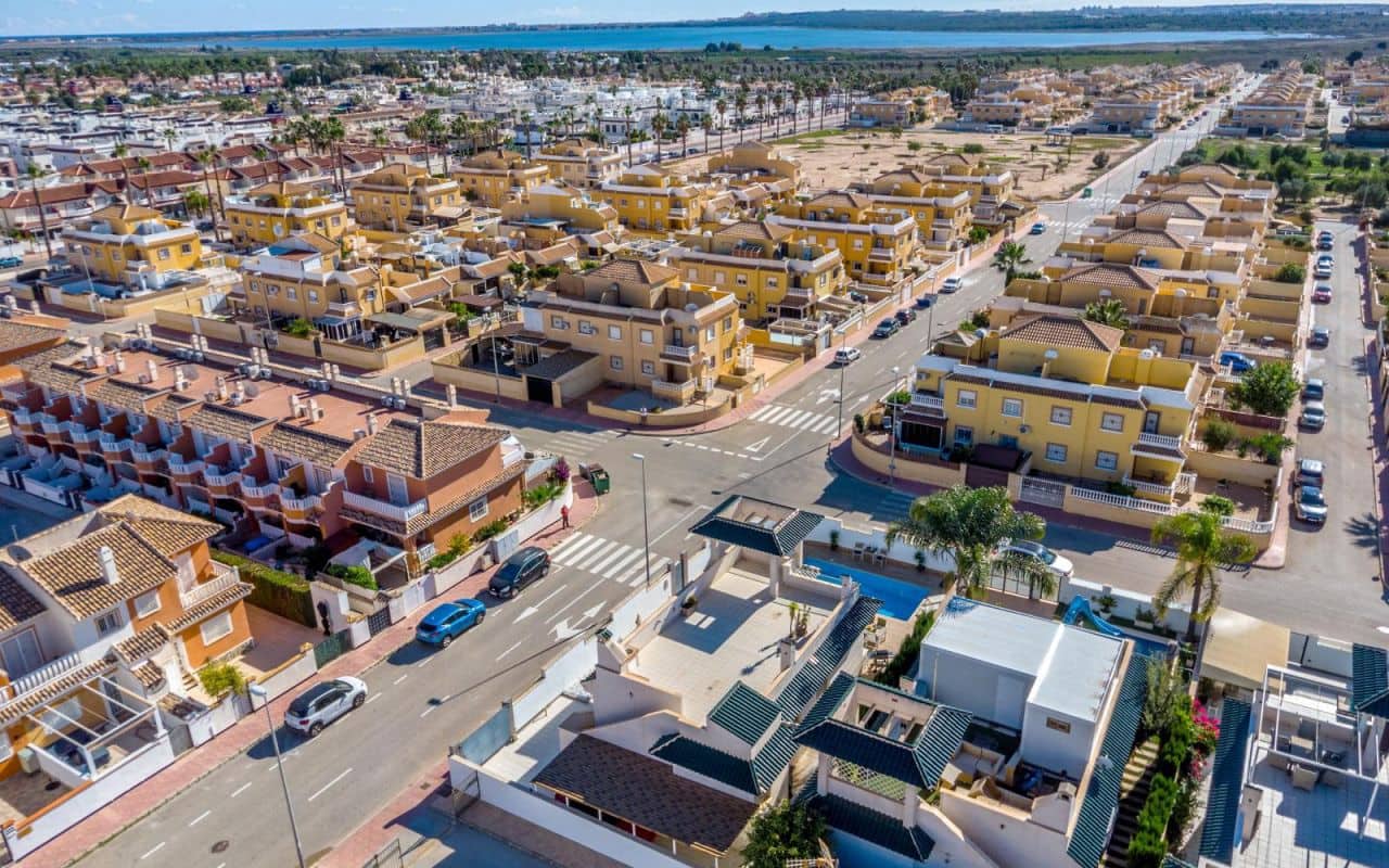 3 bedroom Villa for sale in Dona Pepa with pool - € 489,000 (Ref: 9613072)