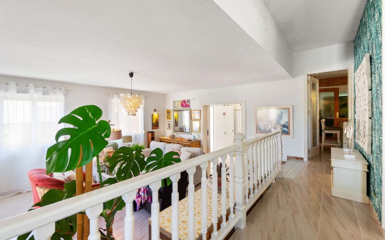 3 makuuhuone Huvila myytävänä paikassa La Zenia mukana uima-altaan - 799 000 € (Ref: 9613073)