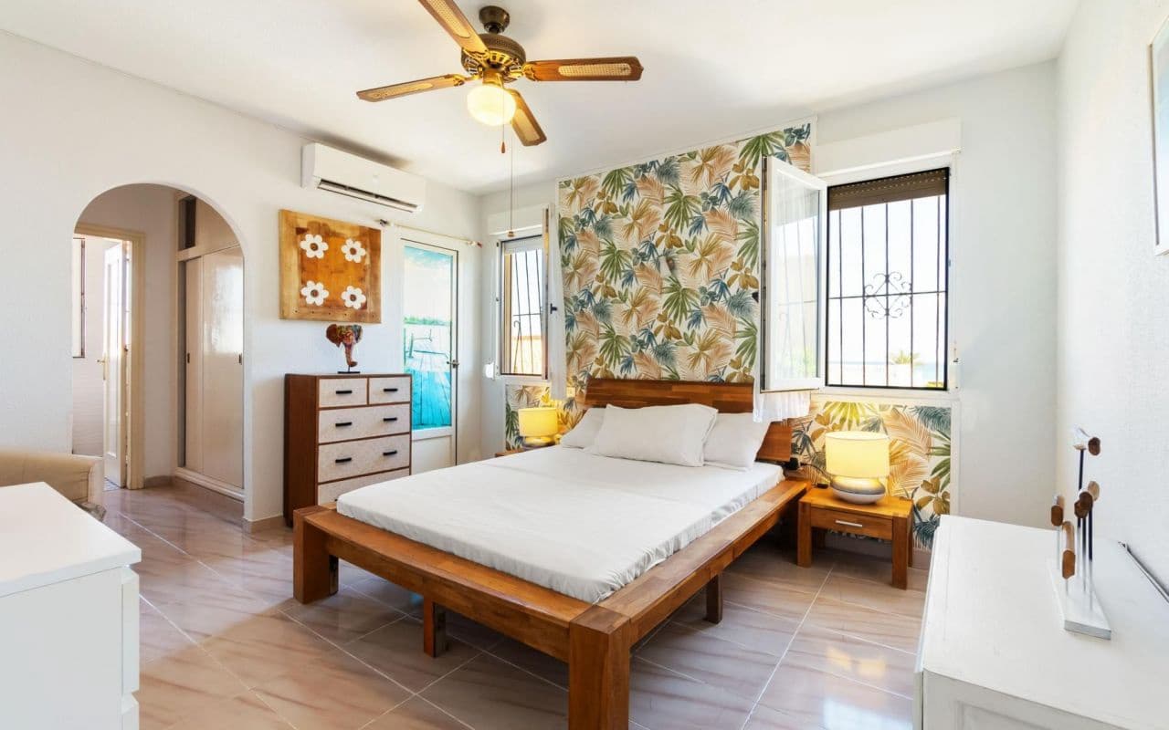 3 makuuhuone Huvila myytävänä paikassa La Zenia mukana uima-altaan - 799 000 € (Ref: 9613073)