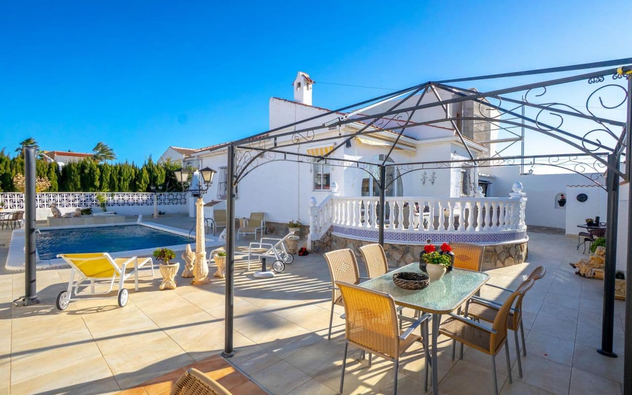 3 sovrum Villa till salu i El Chaparral med pool - 359 000 € (Ref: 9613074)