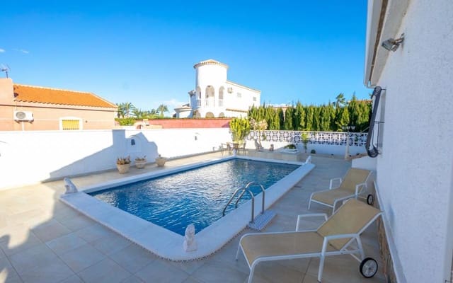 3 sovrum Villa till salu i El Chaparral, Torrevieja med pool - 359 000 € (Ref: 9613074)