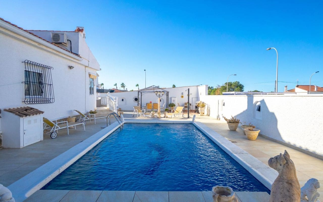 3 sovrum Villa till salu i El Chaparral med pool - 359 000 € (Ref: 9613074)