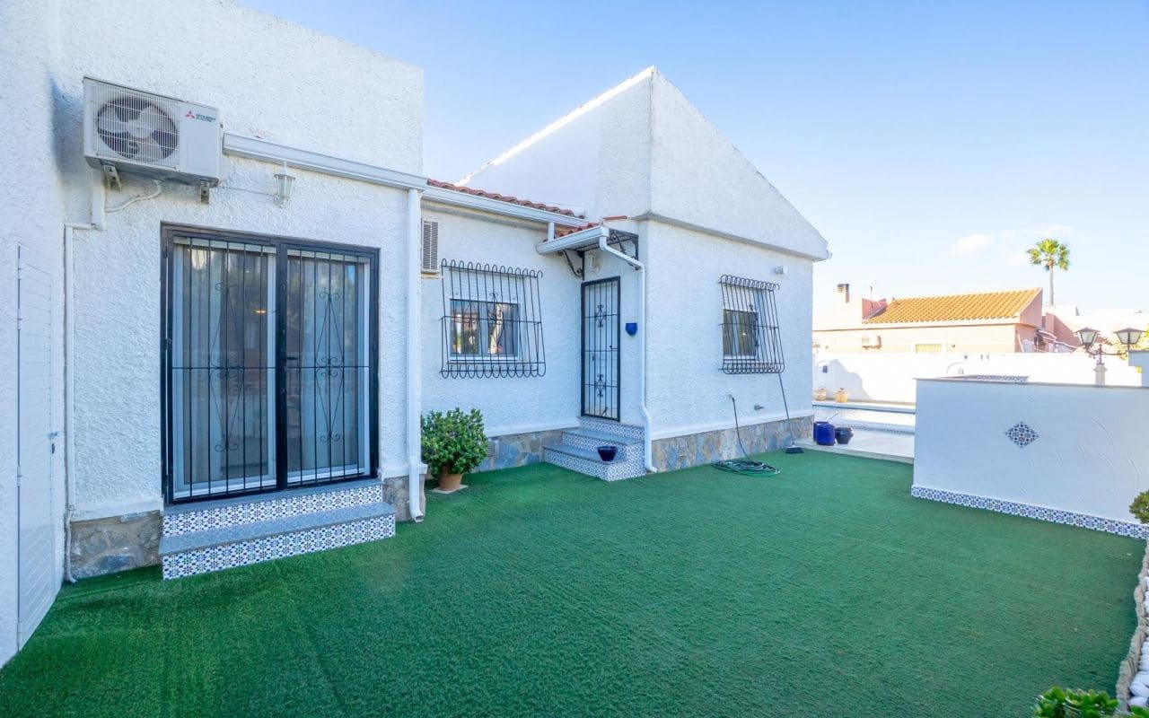 3 sovrum Villa till salu i El Chaparral med pool - 359 000 € (Ref: 9613074)