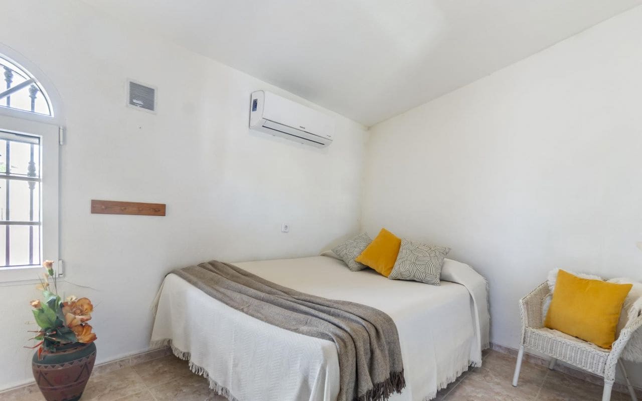 4 bedroom Villa for sale in Los Dolses - € 395,000 (Ref: 9613076)