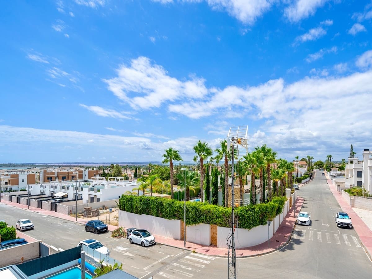 3 soverom Villa til salgs i Ciudad Quesada med svømmebasseng - € 460 000 (Ref: 9614104)