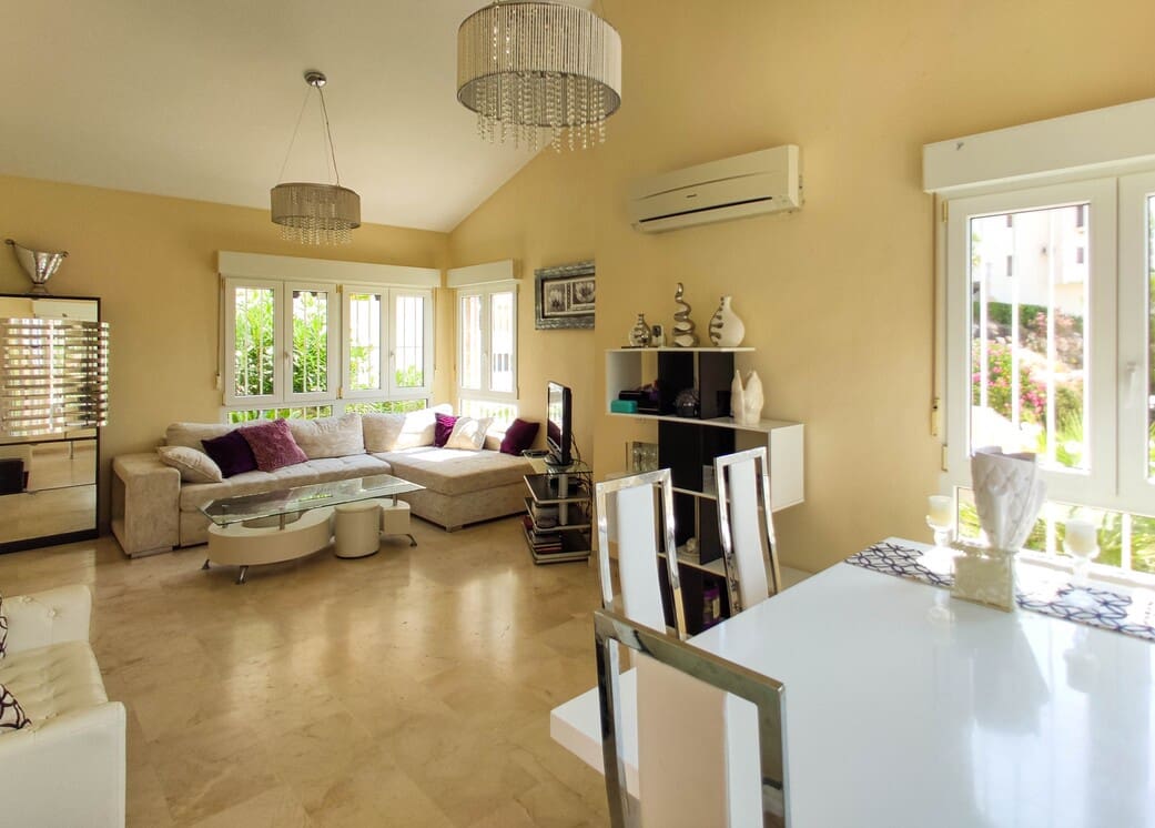 4 sypialnia Willa na sprzedaż w Orihuela Costa z basenem - 495 000 € (Ref: 9626605)