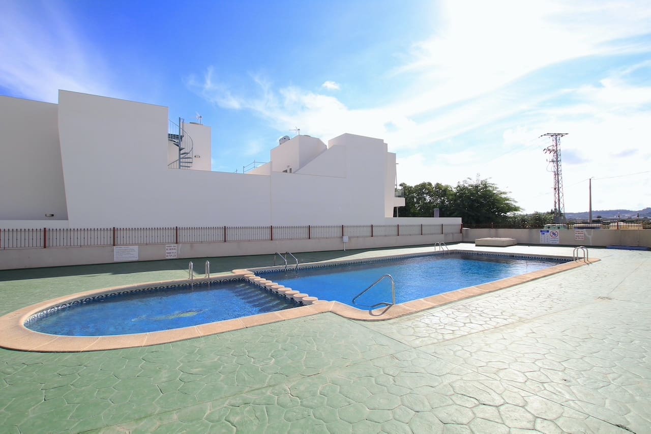 Casa de 3 habitaciones en Daya Vieja en venta - 169.500 € (Ref: 9626606)