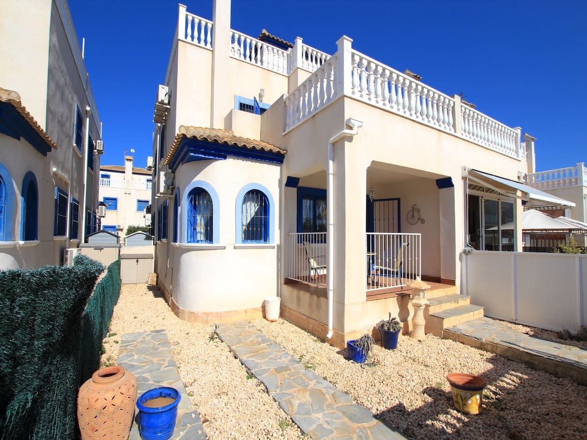 Casa de 3 habitaciones en Daya Vieja en venta - 169.500 € (Ref: 9626606)