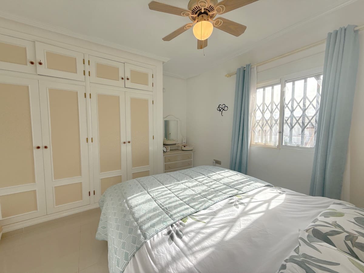 2 Zimmer Apartment zu verkaufen in Cabo Roig - 154.950 € (Ref: 9649778)