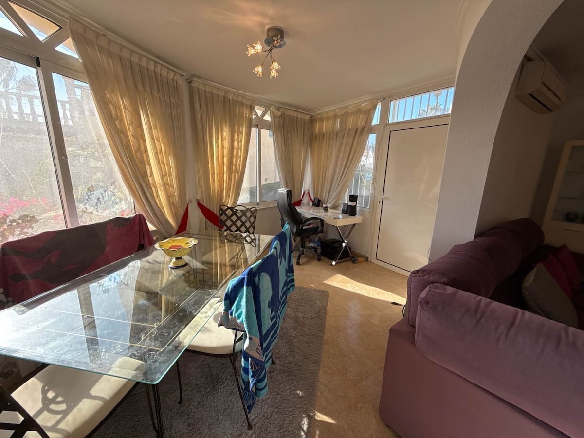 3 quarto Moradia para venda em Villamartin com piscina - 349 950 € (Ref: 9649779)