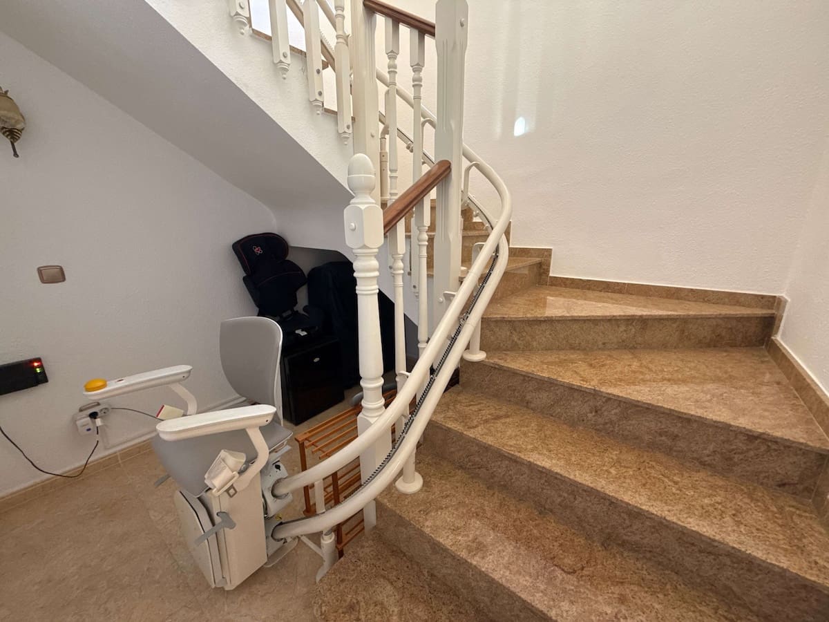 3 quarto Moradia para venda em Villamartin com piscina - 349 950 € (Ref: 9649779)