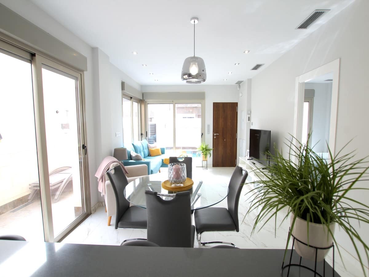 3 Zimmer Villa zu verkaufen in Villamartin mit Pool - 365.000 € (Ref: 9649879)