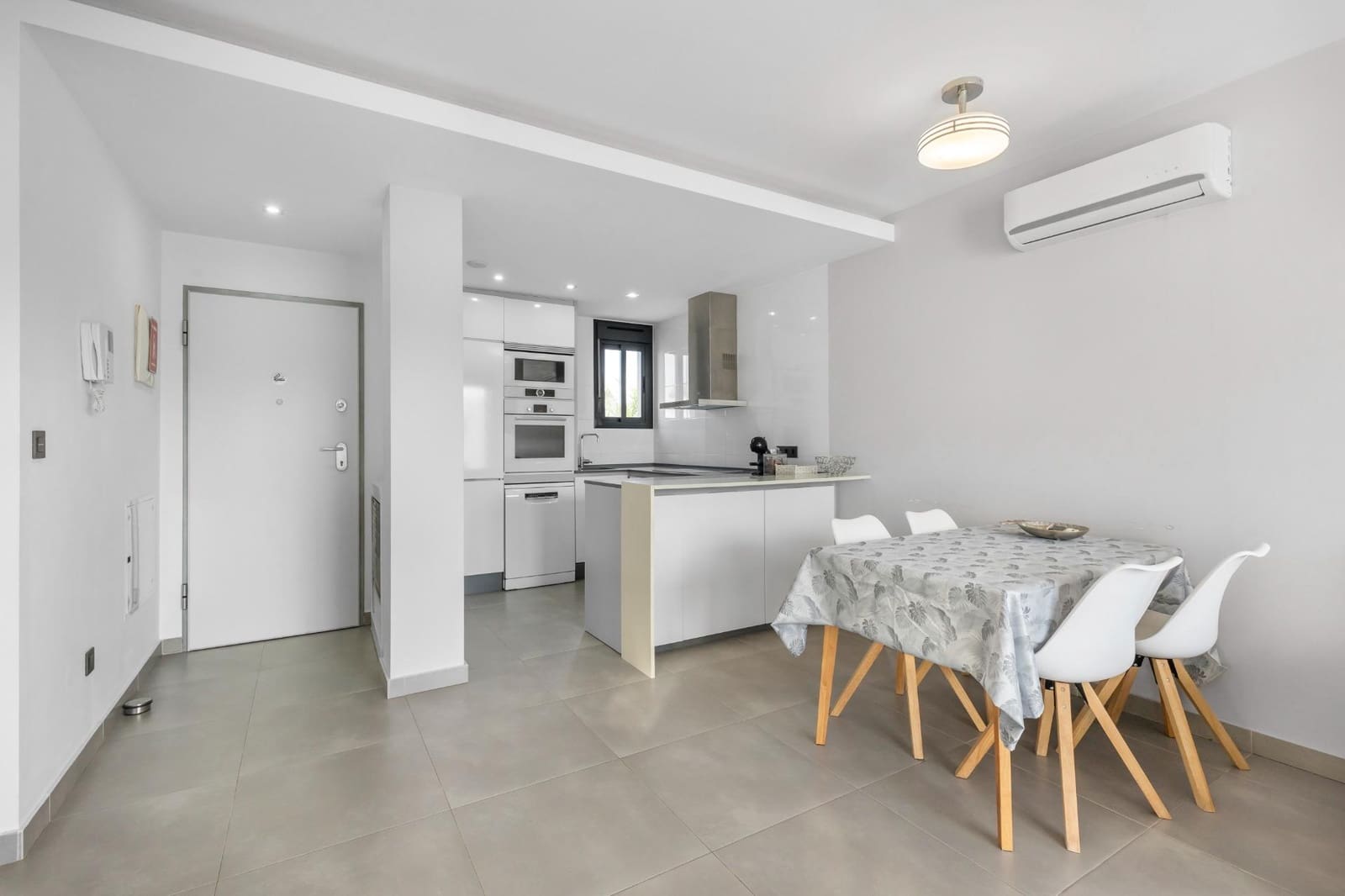 Apartamento de 2 habitaciones en Orihuela Costa en venta - 289.900 € (Ref: 9650485)