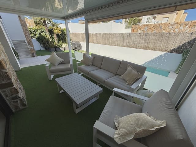 3 Zimmer Villa zu verkaufen in Cabo Roig, Orihuela mit Pool - 359.000 € (Ref: 9654229)