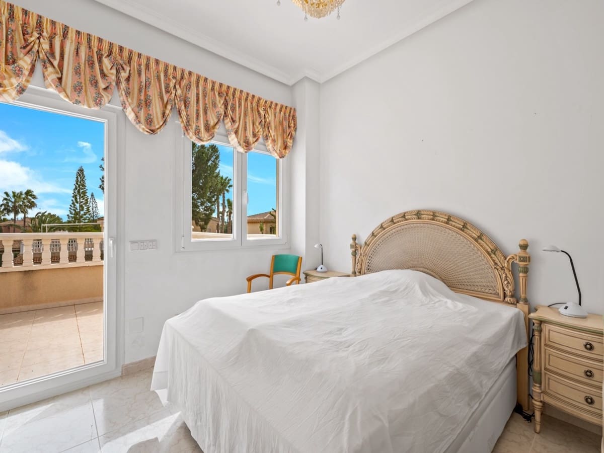 4 slaapkamer Villa te koop in Dona Pepa met zwembad - € 750.000 (Ref: 9656510)