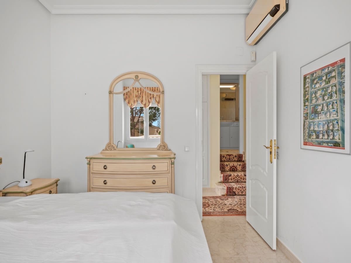 4 slaapkamer Villa te koop in Dona Pepa met zwembad - € 750.000 (Ref: 9656510)