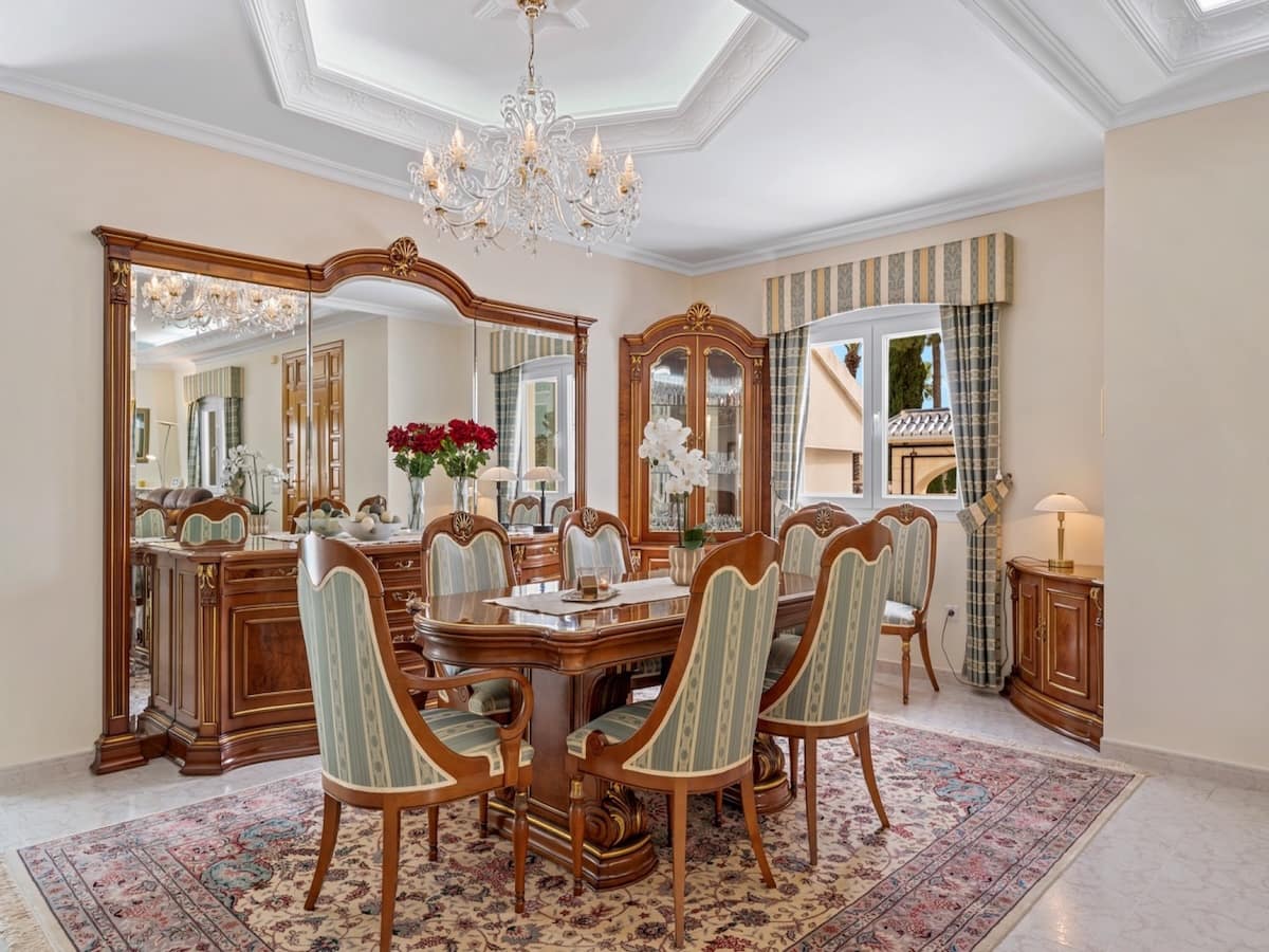 4 slaapkamer Villa te koop in Dona Pepa met zwembad - € 750.000 (Ref: 9656510)