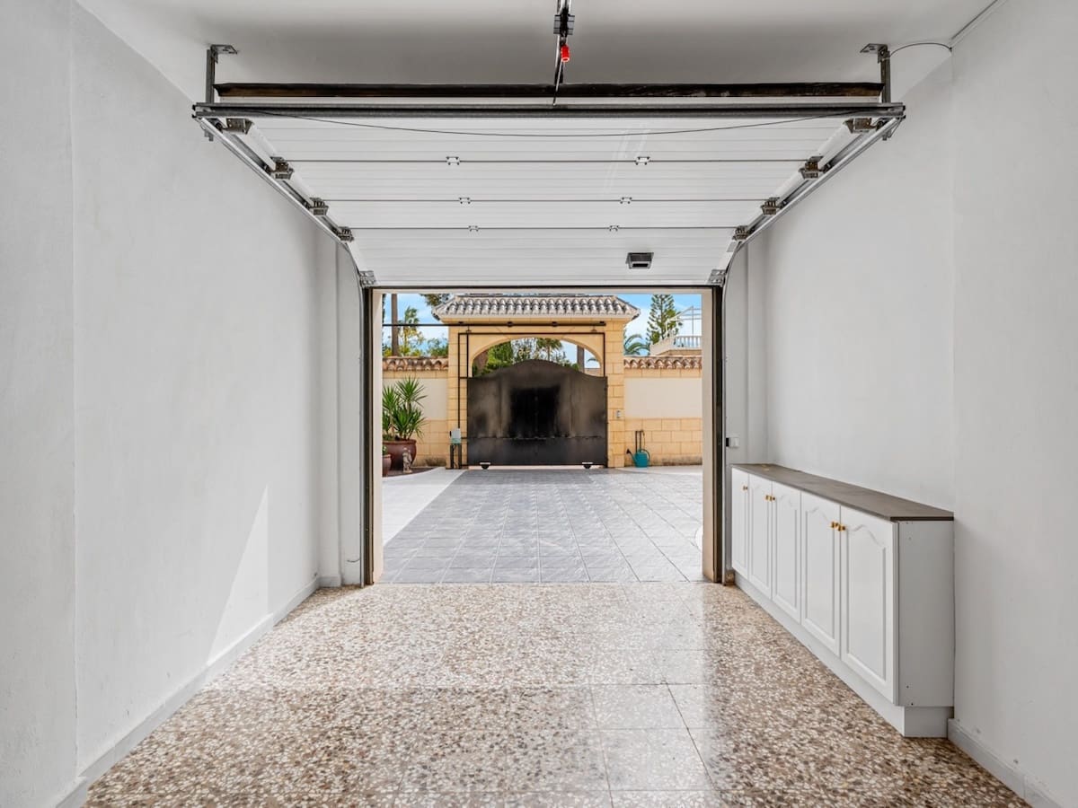 4 slaapkamer Villa te koop in Dona Pepa met zwembad - € 750.000 (Ref: 9656510)