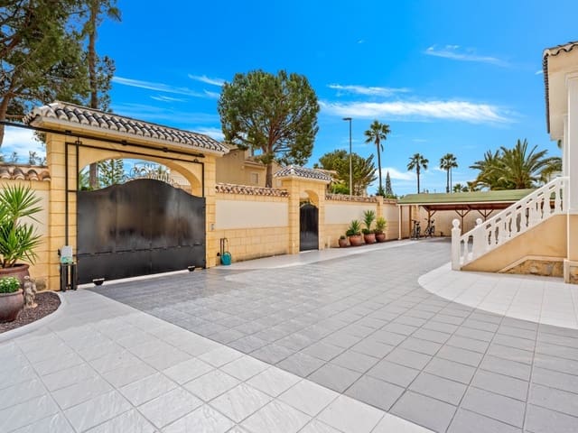 4 slaapkamer Villa te koop in Doña Pepa, Rojales met zwembad - € 750.000 (Ref: 9656510)