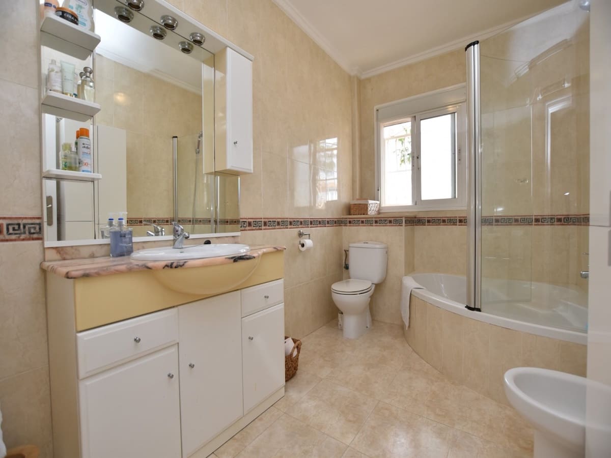 2 bedroom Townhouse for sale in Dona Pepa - € 250,000 (Ref: 9656512)