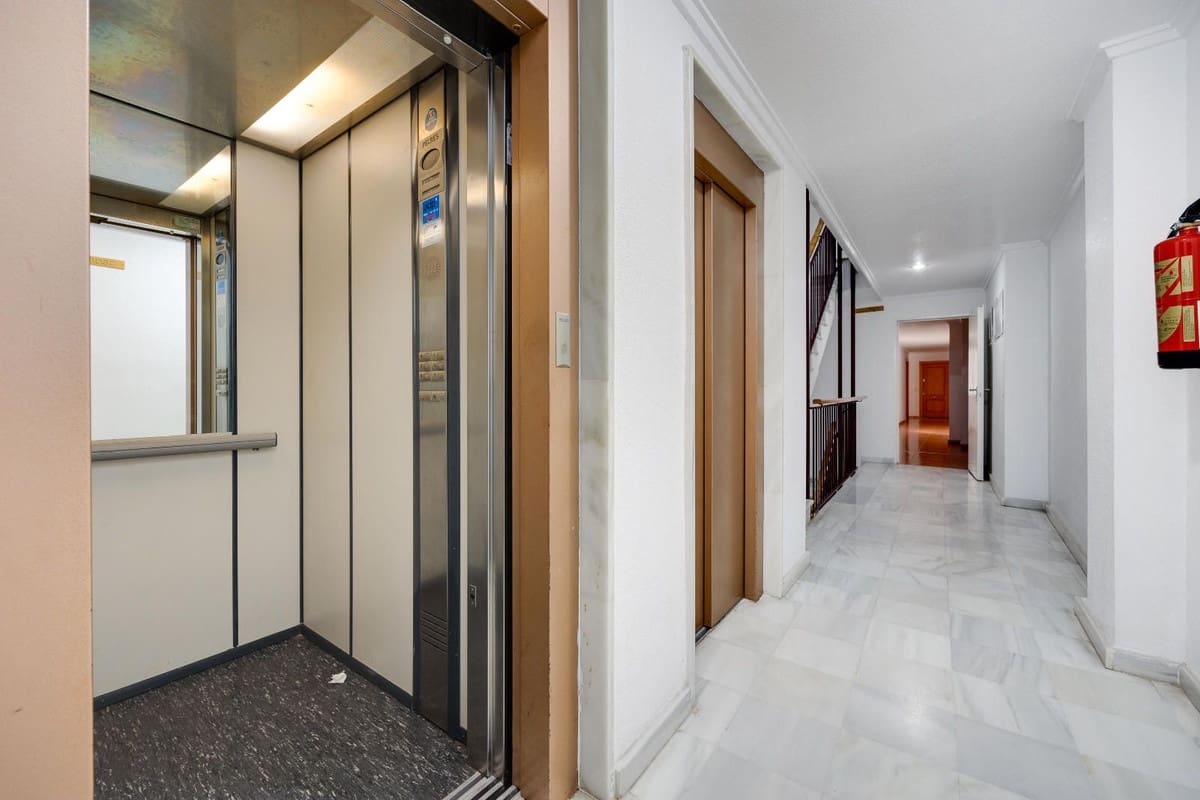 Apartamento de 2 habitaciones en Guardamar del Segura en venta - 142.995 € (Ref: 9666594)