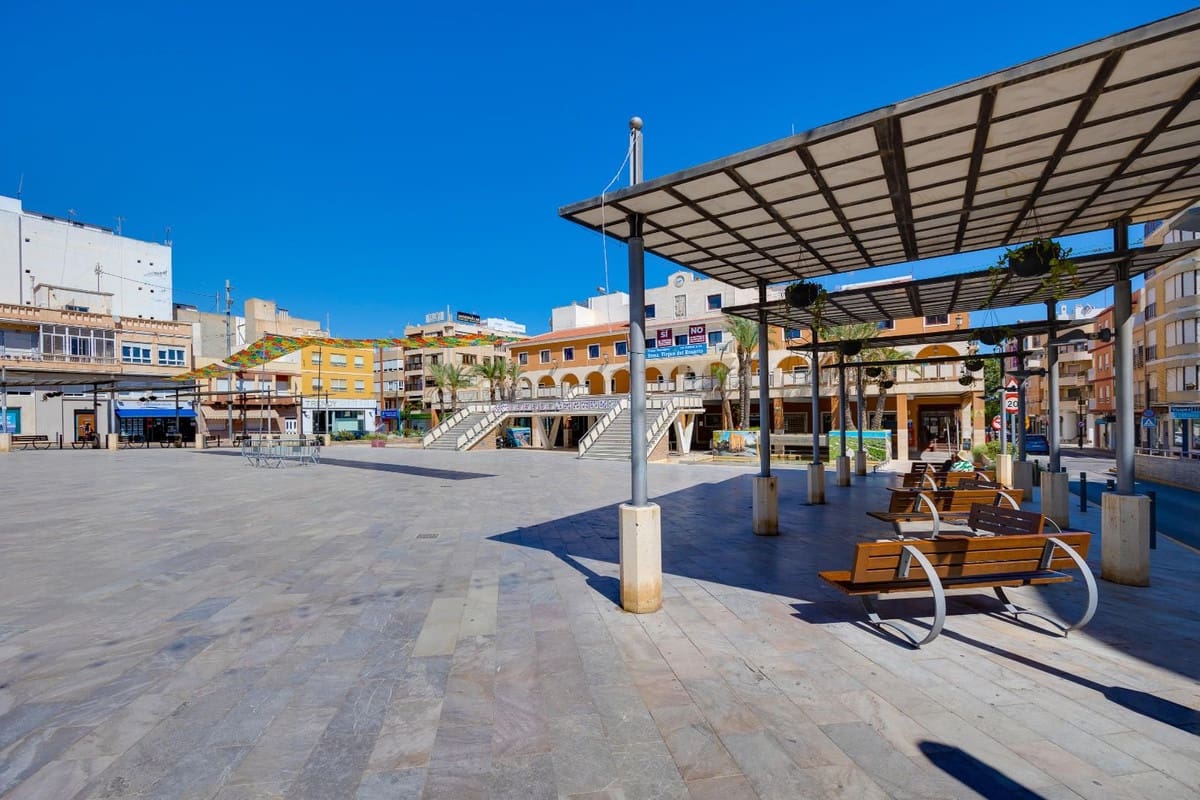 Apartamento de 2 habitaciones en Guardamar del Segura en venta - 142.995 € (Ref: 9666594)