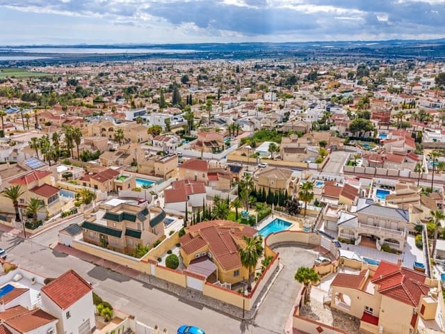 5 quarto Moradia para venda em Ciudad Quesada, Rojales com piscina - 639 000 € (Ref: 9667101)