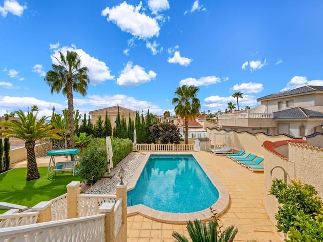 5 quarto Moradia para venda em Ciudad Quesada, Rojales com piscina - 639 000 € (Ref: 9667101)