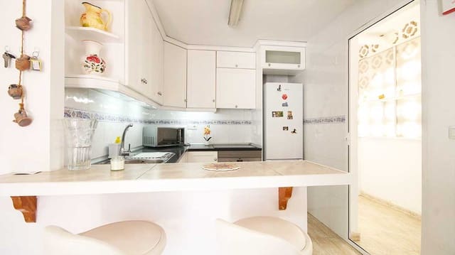 Casa de 2 habitaciones en Mil Palmeras, Pilar de la Horadada en venta - 235.000 € (Ref: 9676325)