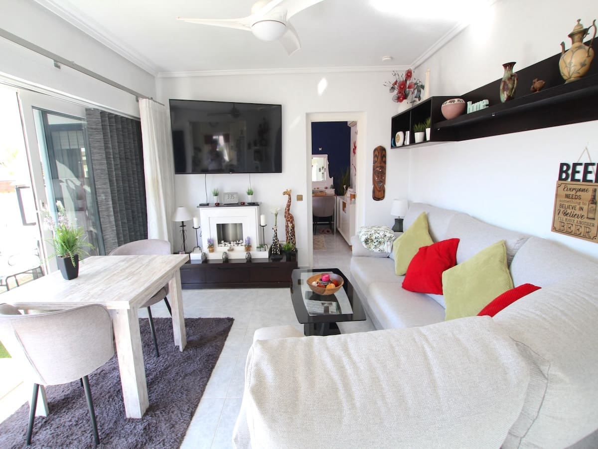 3 slaapkamer Villa te koop in Ciudad Quesada met zwembad - € 399.000 (Ref: 9685251)