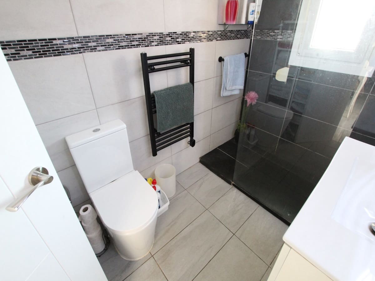 3 slaapkamer Villa te koop in Ciudad Quesada met zwembad - € 399.000 (Ref: 9685251)