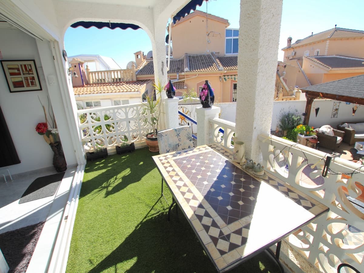 3 slaapkamer Villa te koop in Ciudad Quesada met zwembad - € 399.000 (Ref: 9685251)