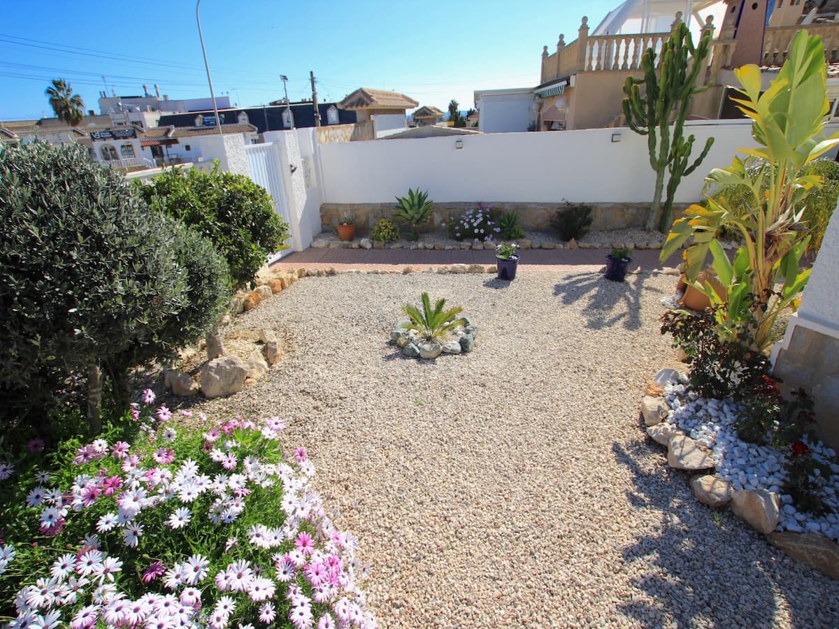 3 slaapkamer Villa te koop in Ciudad Quesada met zwembad - € 399.000 (Ref: 9685251)