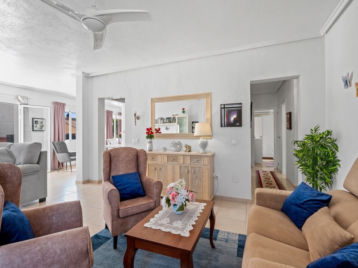 2 soveværelse Villa til salg i Ciudad Quesada med swimmingpool - € 365.000 (Ref: 9715188)