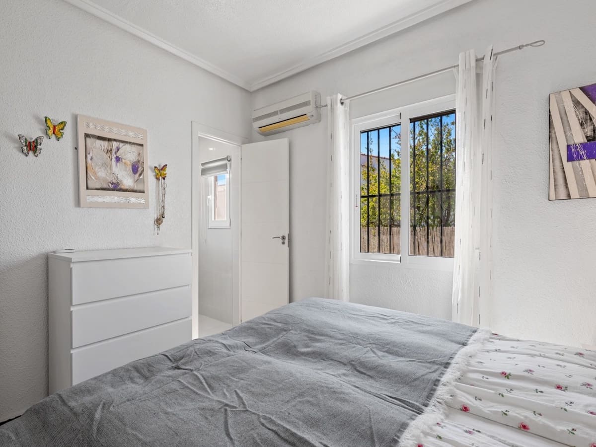 2 soveværelse Villa til salg i Ciudad Quesada med swimmingpool - € 365.000 (Ref: 9715188)