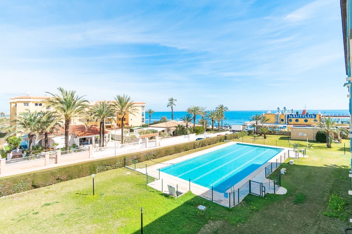 2 bedroom Apartment for sale in Punta Prima - € 229,000 (Ref: 9715677)