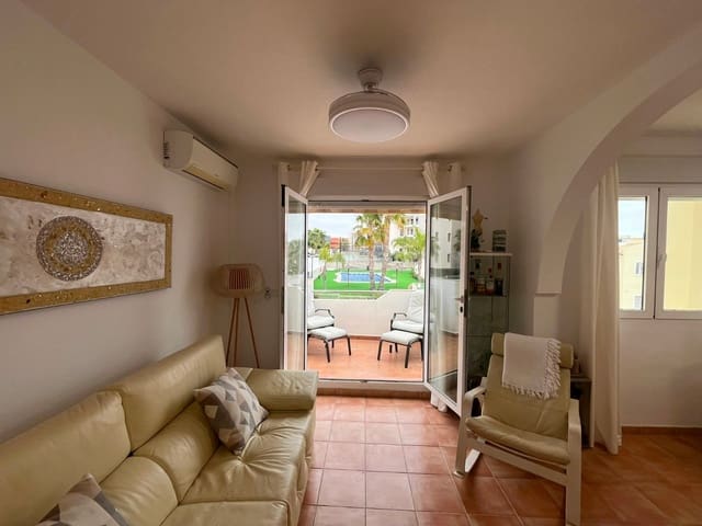 Apartamento de 2 habitaciones en Villamartin, Orihuela en venta - 199.000 € (Ref: 9720603)