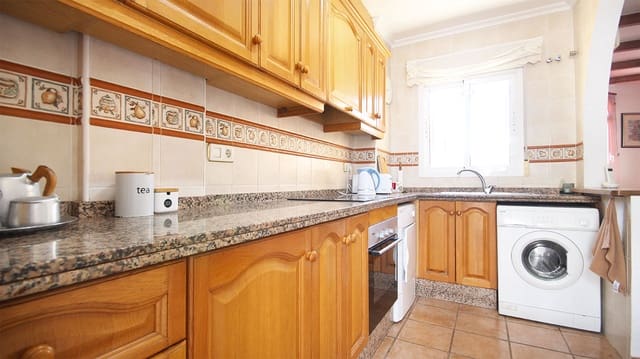 Chalet de 4 habitaciones en Las Filipinas en venta con piscina - 345.000 € (Ref: 9720727)