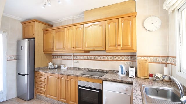 Chalet de 4 habitaciones en Las Filipinas en venta con piscina - 345.000 € (Ref: 9720727)