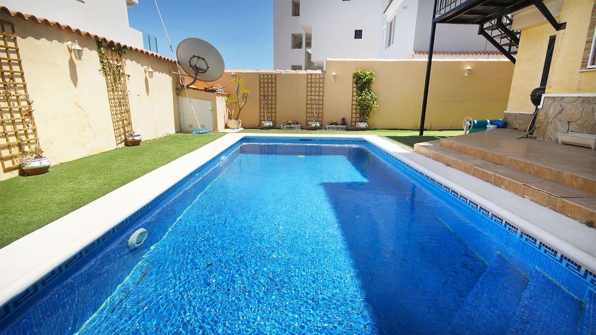 4 camera da letto Villa in vendita in Orihuela Costa con piscina - 345.000 € (Rif: 9720727)