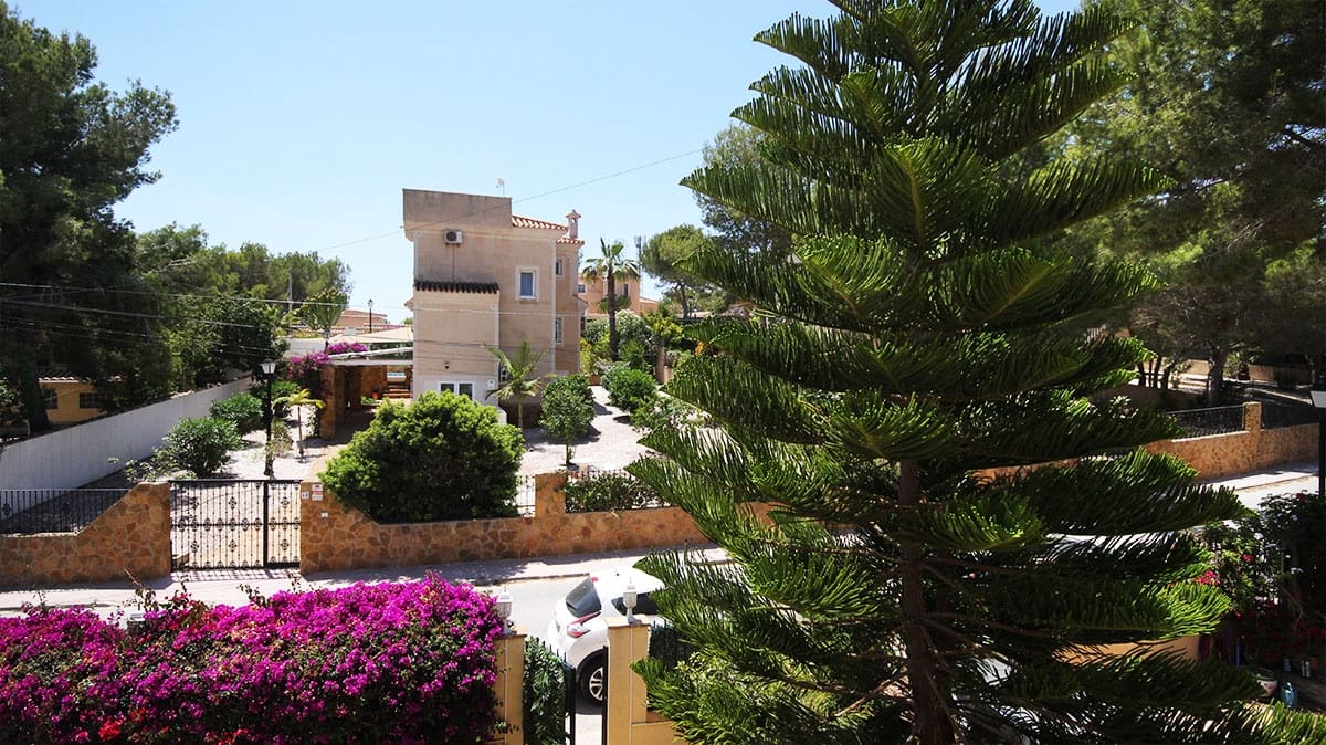 4 camera da letto Villa in vendita in Orihuela Costa con piscina - 345.000 € (Rif: 9720727)