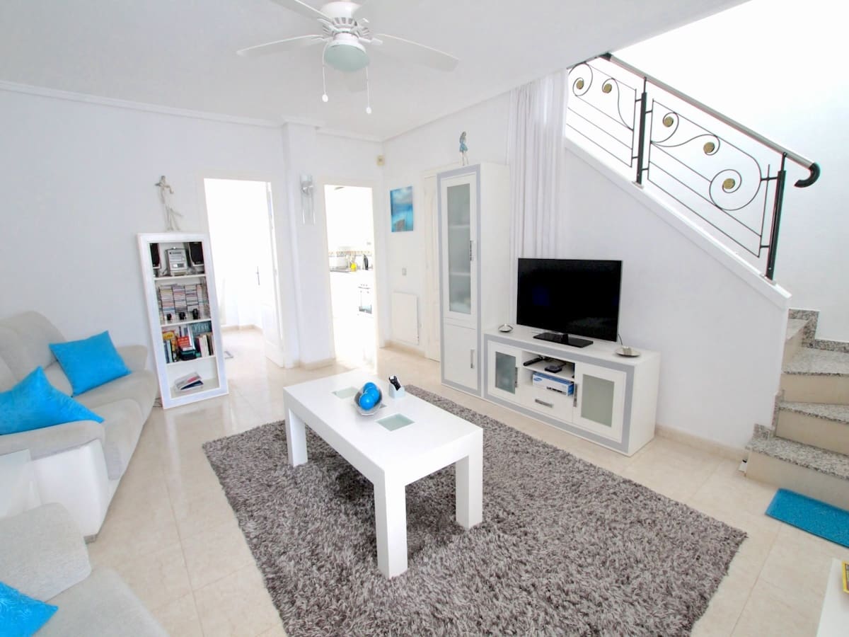 3 makuuhuone Omakotitalo myytävänä paikassa Dona Pepa - 239 950 € (Ref: 9730726)