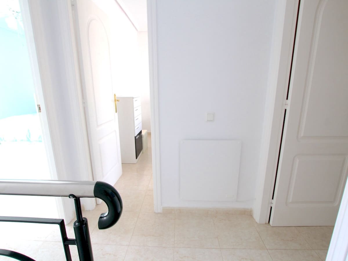 3 makuuhuone Omakotitalo myytävänä paikassa Dona Pepa - 239 950 € (Ref: 9730726)