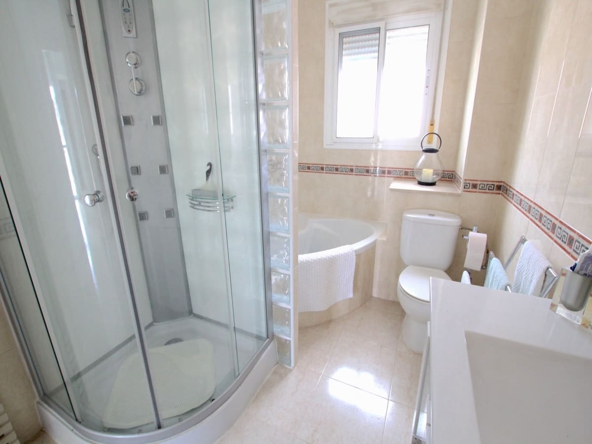 3 makuuhuone Omakotitalo myytävänä paikassa Dona Pepa - 239 950 € (Ref: 9730726)