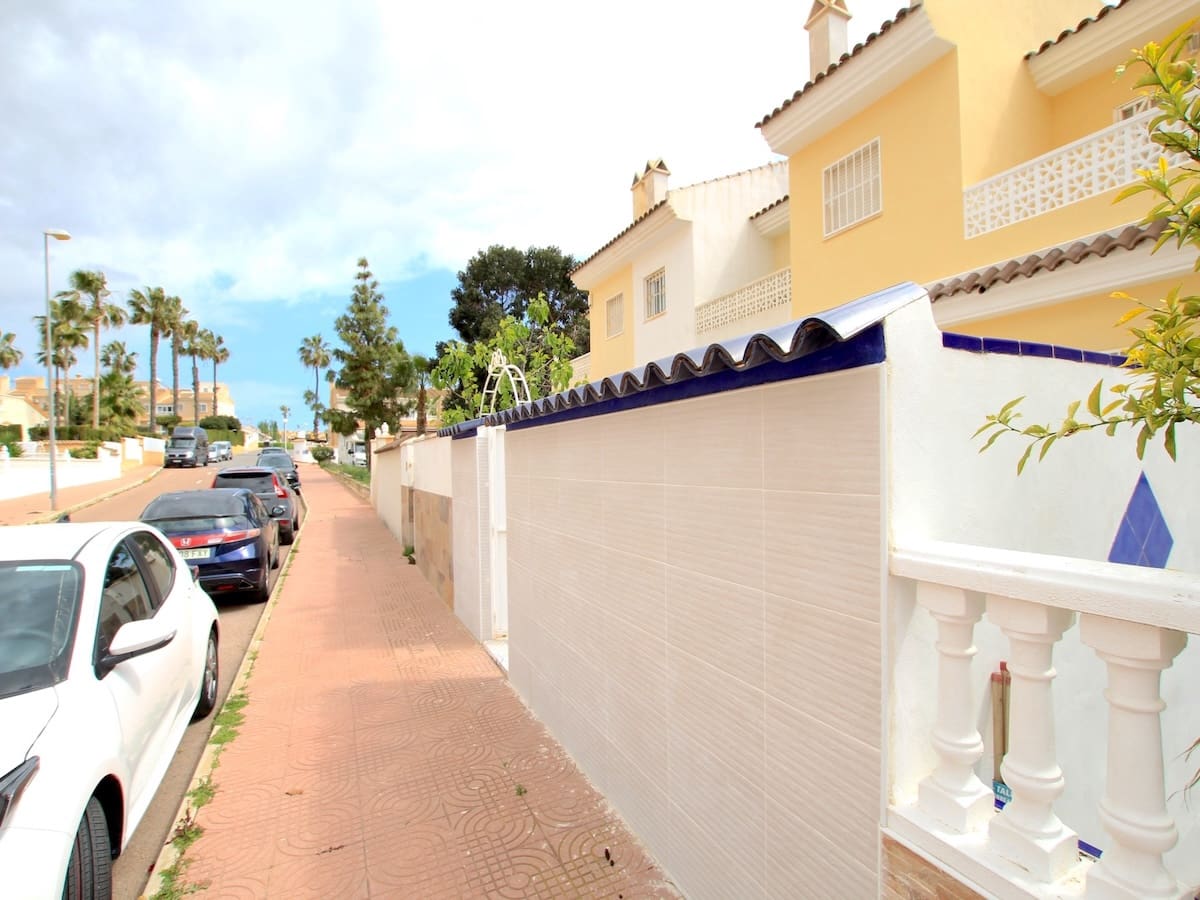 3 makuuhuone Omakotitalo myytävänä paikassa Dona Pepa - 239 950 € (Ref: 9730726)