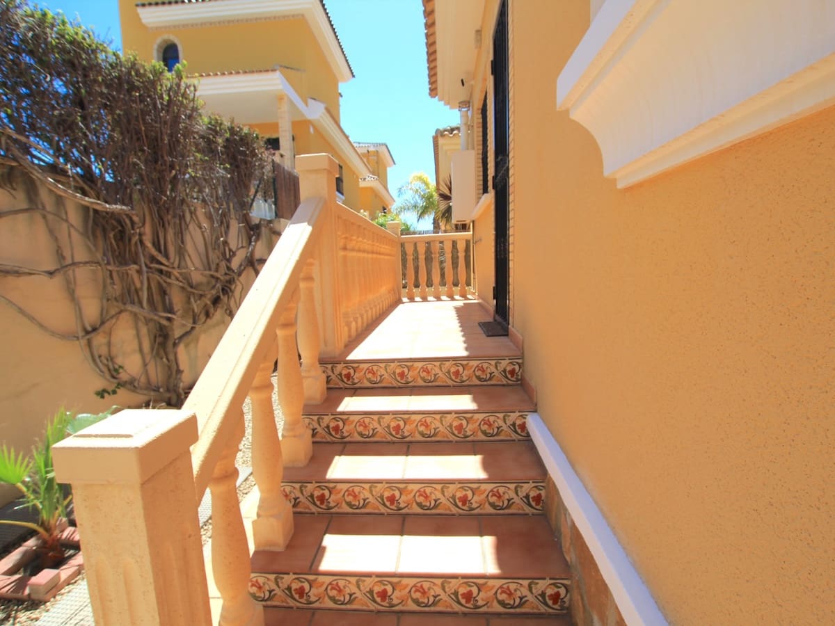 3 soveværelse Villa til salg i Lo Crispin med swimmingpool - € 315.000 (Ref: 9737138)