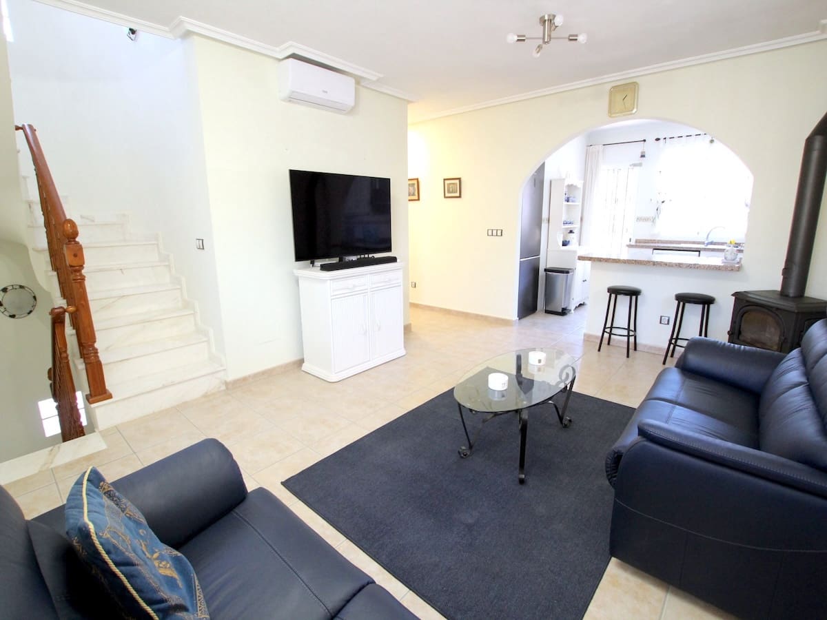 3 soveværelse Villa til salg i Lo Crispin med swimmingpool - € 315.000 (Ref: 9737138)