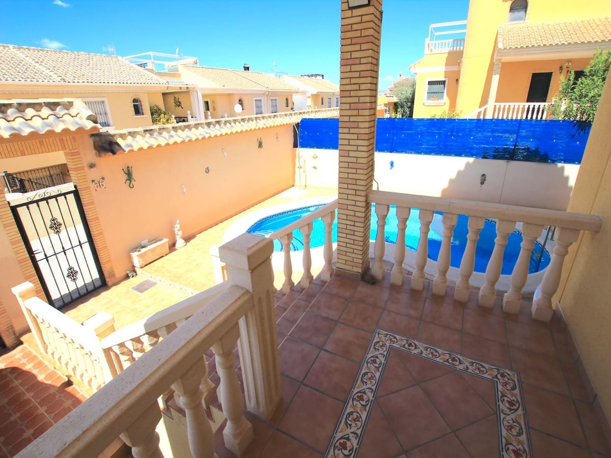 3 soveværelse Villa til salg i Lo Crispin med swimmingpool - € 315.000 (Ref: 9737138)