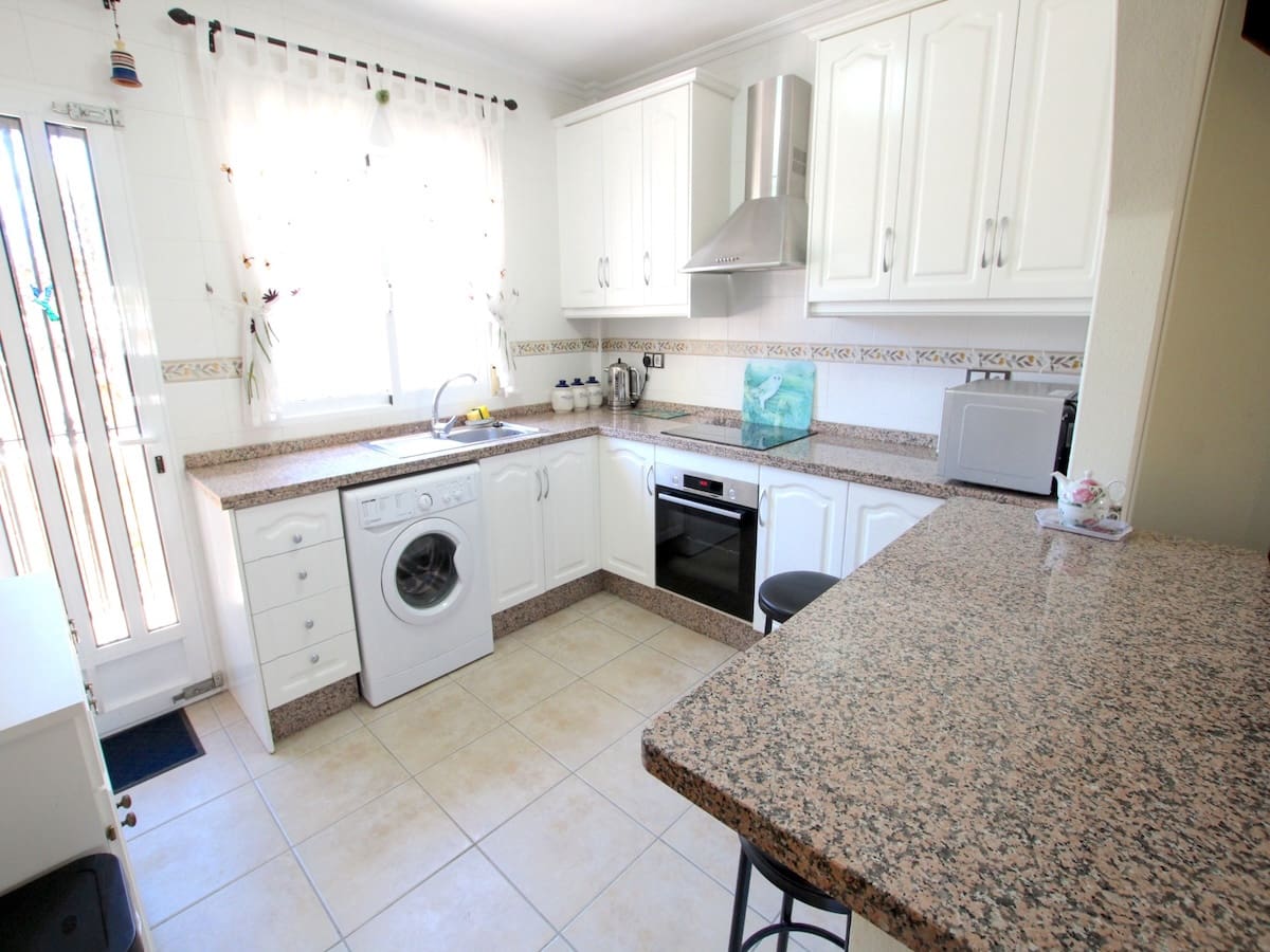 3 soveværelse Villa til salg i Lo Crispin med swimmingpool - € 315.000 (Ref: 9737138)