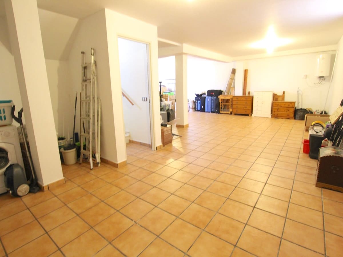 3 soveværelse Villa til salg i Lo Crispin med swimmingpool - € 315.000 (Ref: 9737138)